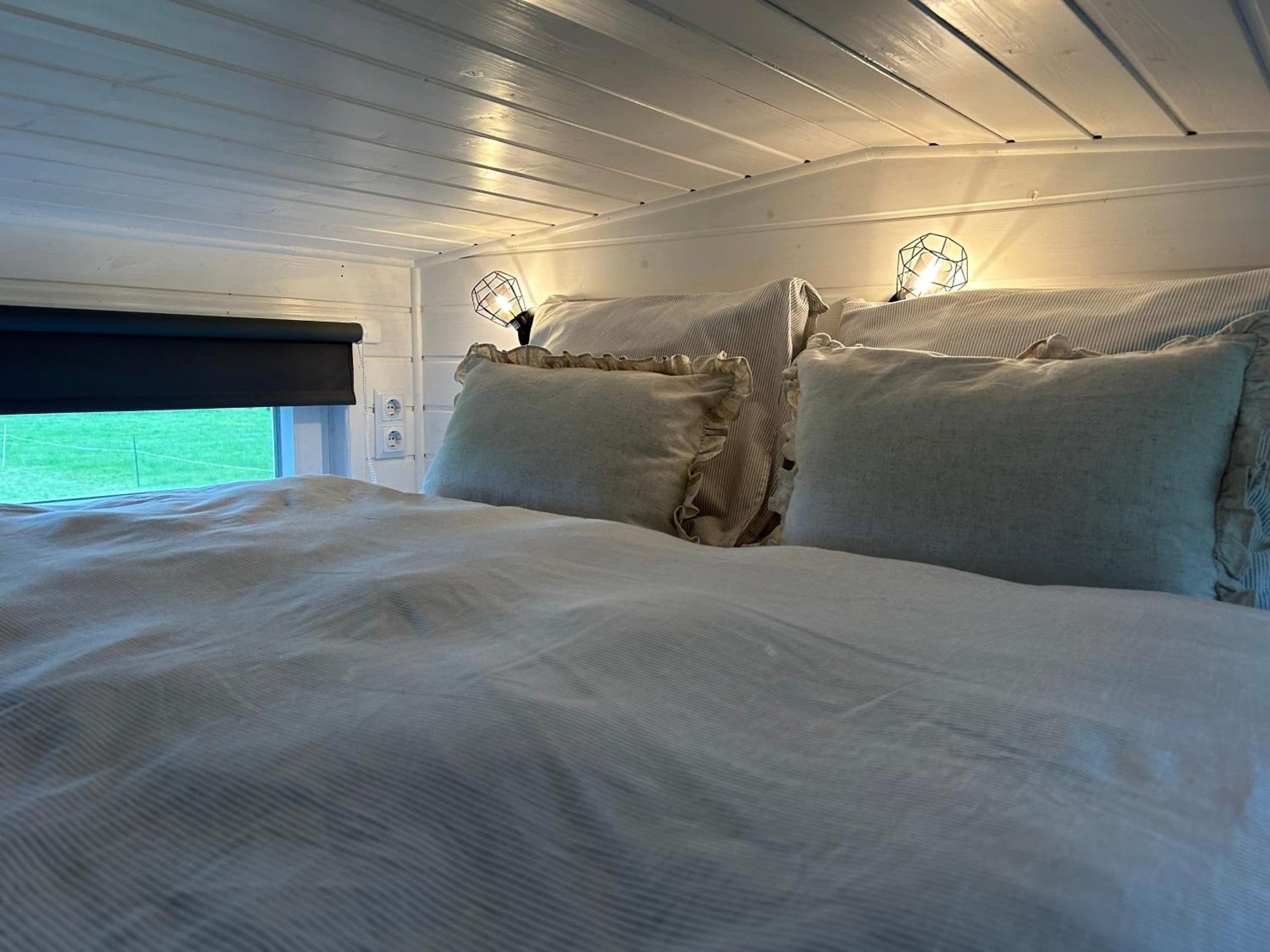 T'Hus Bed & Breakfast Katlijk Экстерьер фото