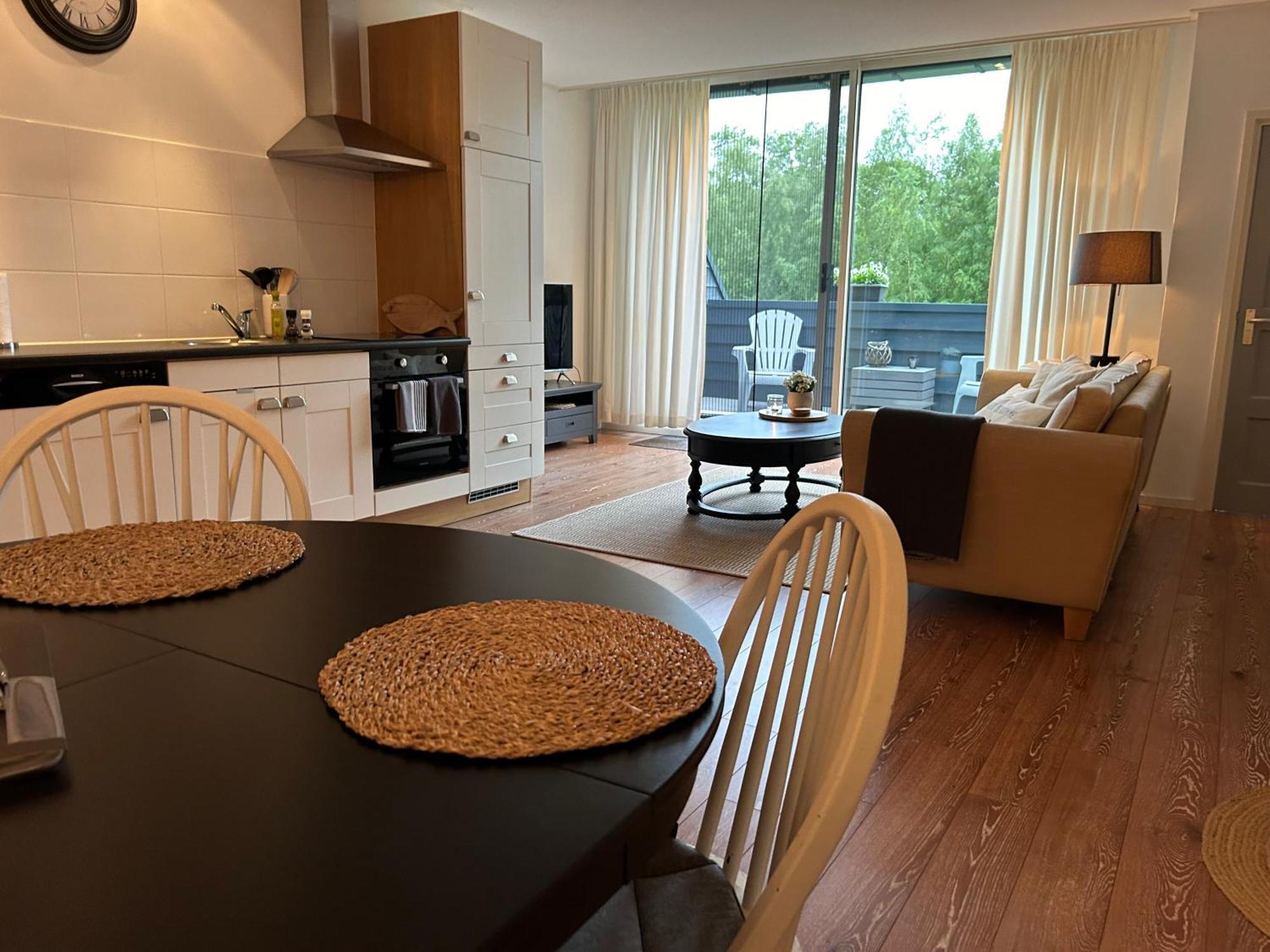 T'Hus Bed & Breakfast Katlijk Экстерьер фото